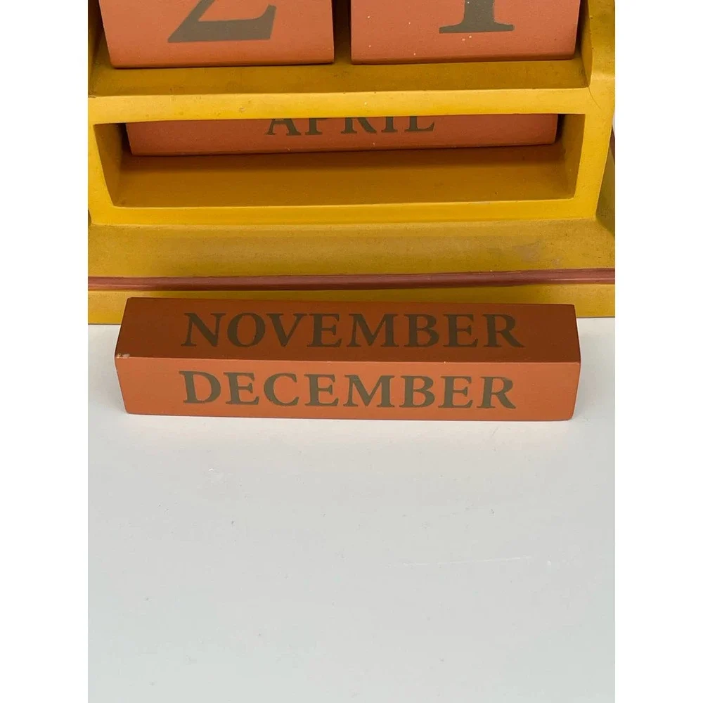 Hallmark Desk Perpetual Calendar Golf Club NWOT